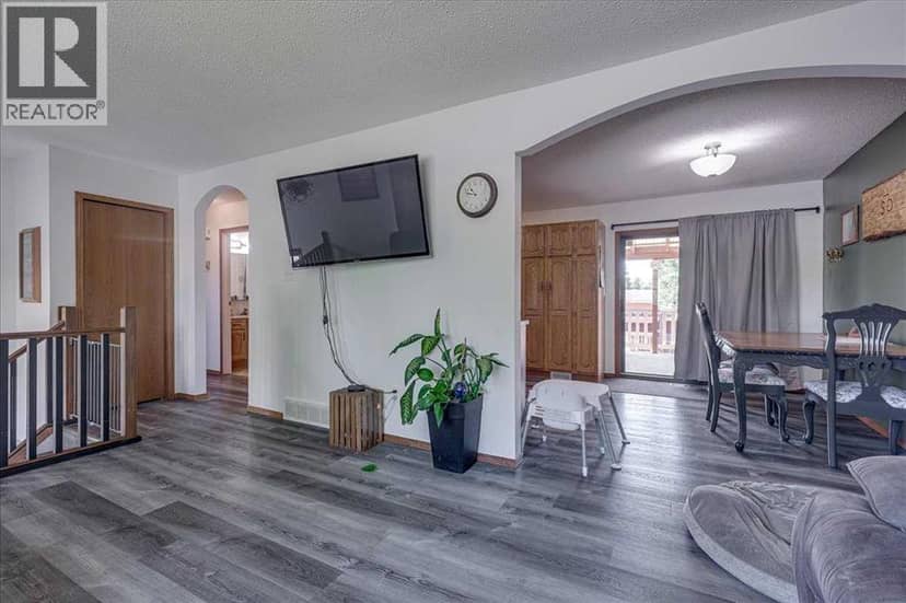 43 Oak Street — photo 10 of 40