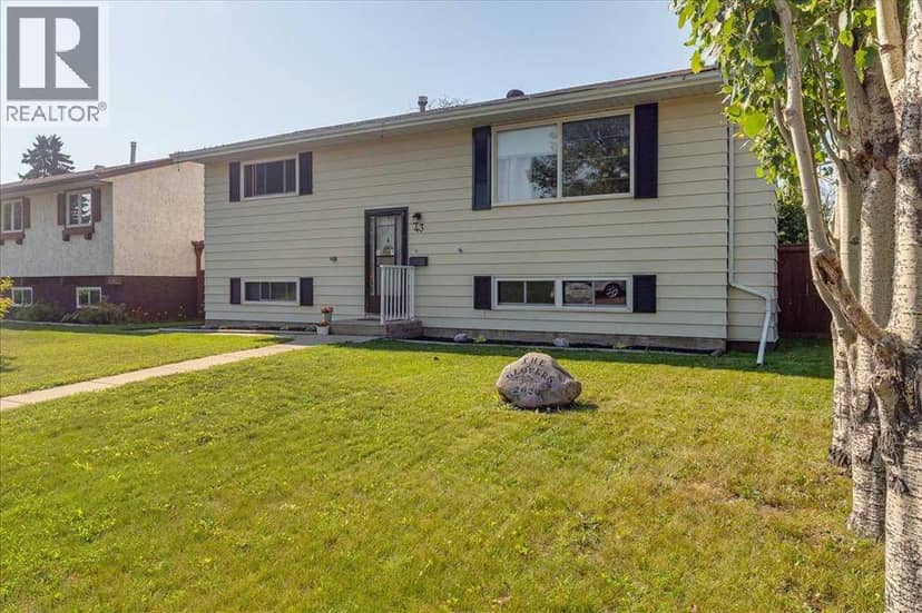43 Oak Street, Red Deer
