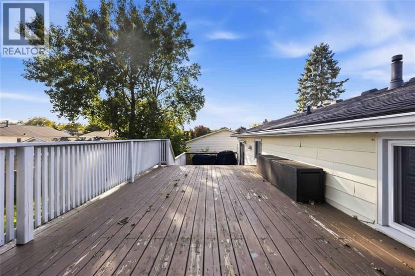 409 Huxley Avenue — photo 34 of 40