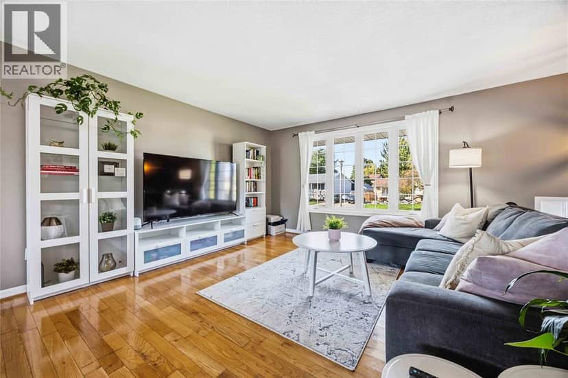 409 Huxley Avenue — photo 7 of 40