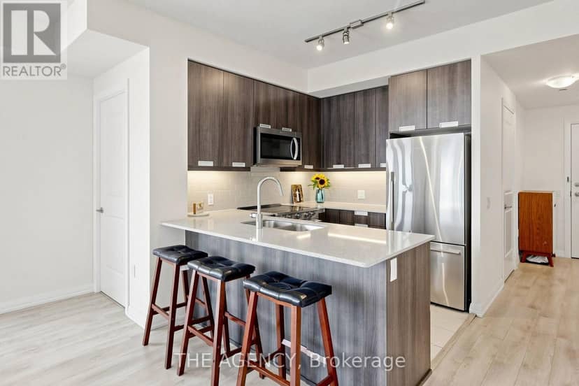 1404 - 65 Watergarden Drive, Mississauga, photo 8