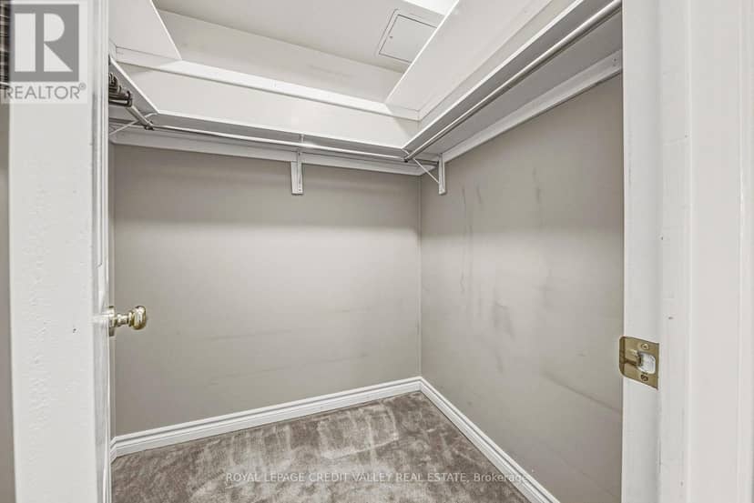 202 - 935 Royal York Road E — photo 19 of 37
