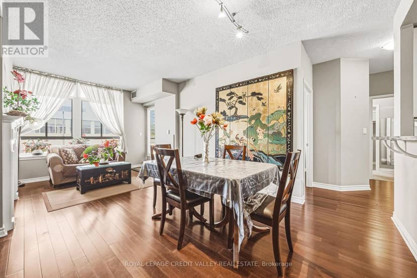 202 - 935 Royal York Road E, Toronto, photo 5