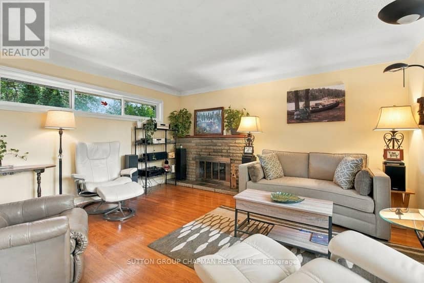 605 Kingsway Avenue — photo 9 of 40