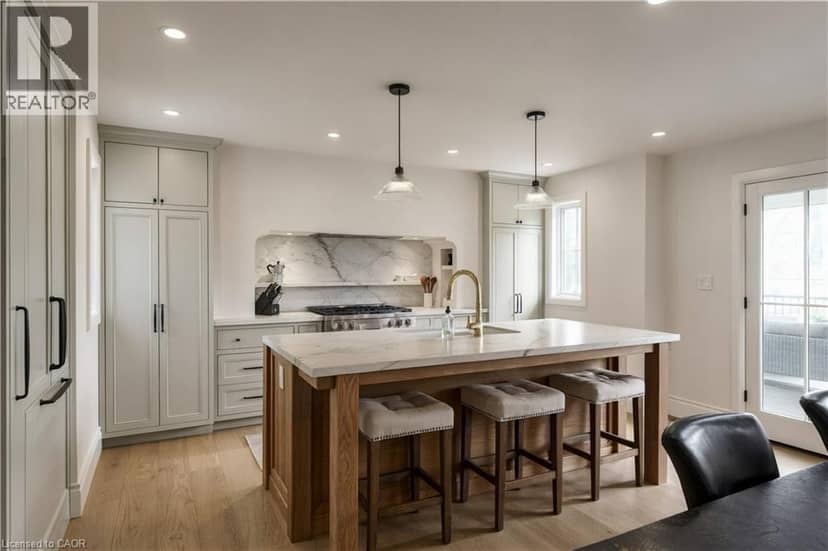 890 FOREST GLEN Avenue — photo 12 of 40