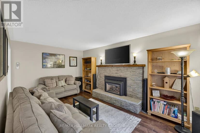 125 Margaret Place — photo 16 of 40
