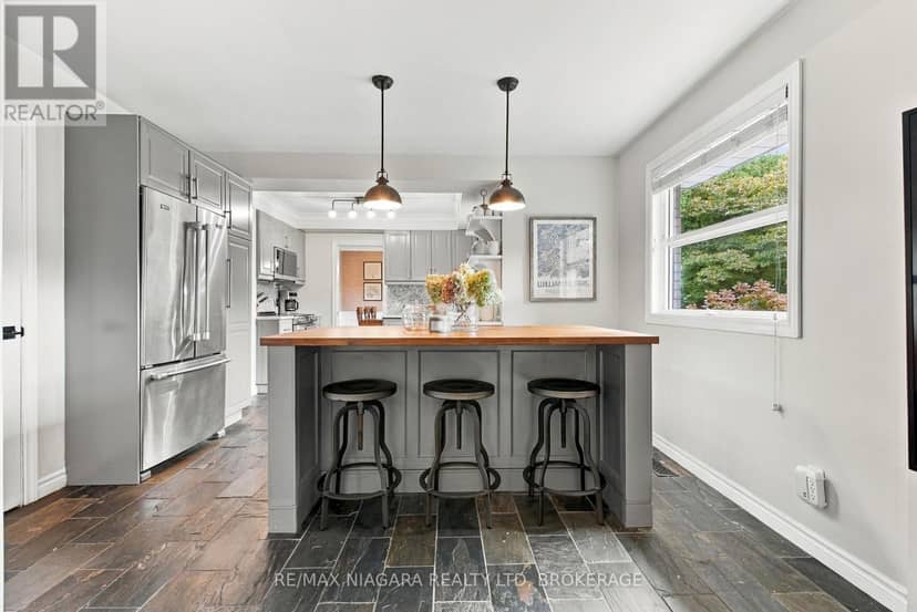 7 Colonel Butler Crescent — photo 15 of 40