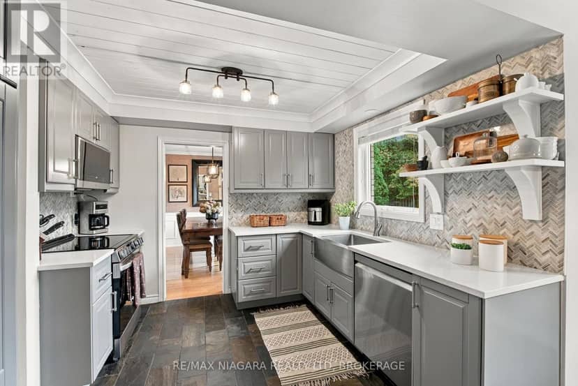 7 Colonel Butler Crescent — photo 16 of 40