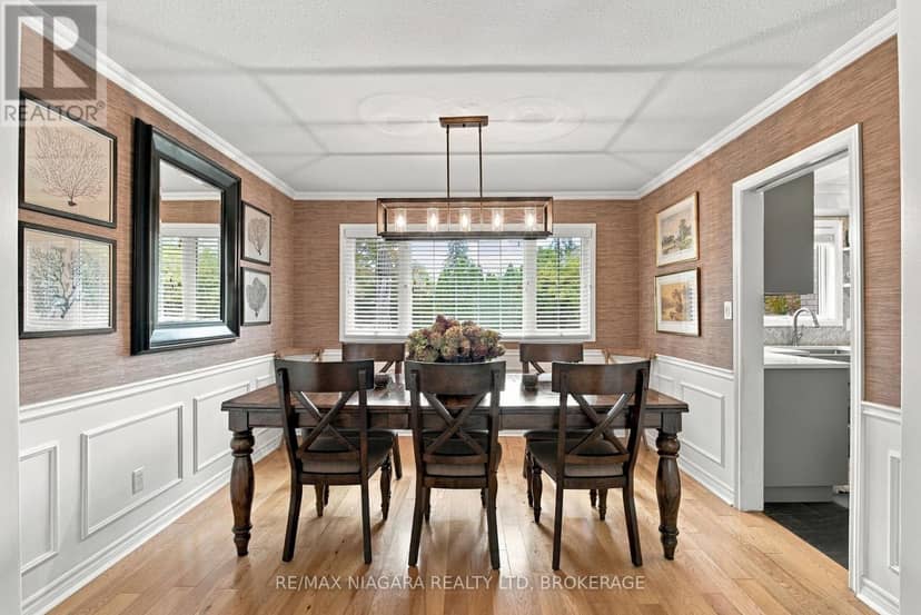 7 Colonel Butler Crescent — photo 17 of 40