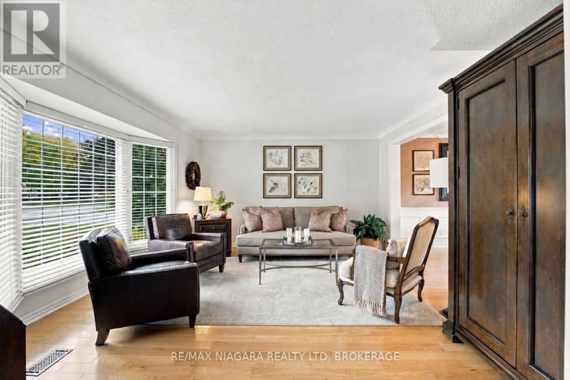 7 Colonel Butler Crescent — photo 18 of 40