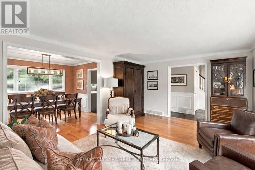 7 Colonel Butler Crescent — photo 19 of 40