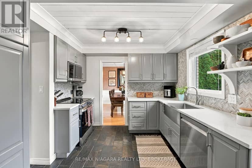 7 Colonel Butler Crescent — photo 21 of 40