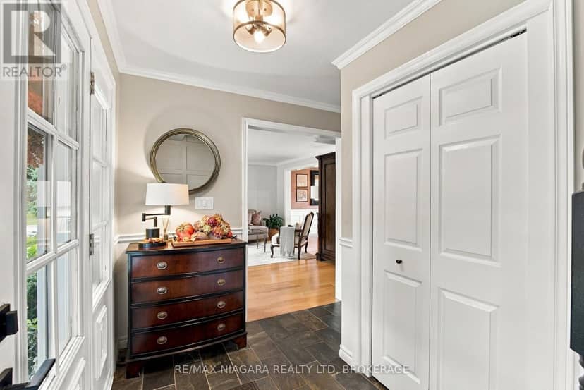 7 Colonel Butler Crescent — photo 35 of 40