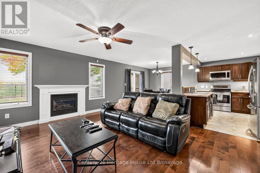 1028 Alberni Road, Woodstock, photo 2