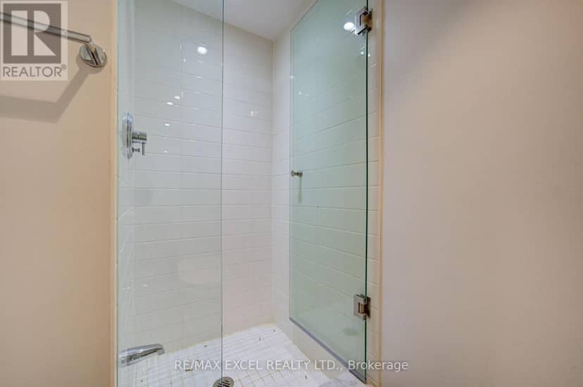 503 - 386 Yonge Street — photo 12 of 40