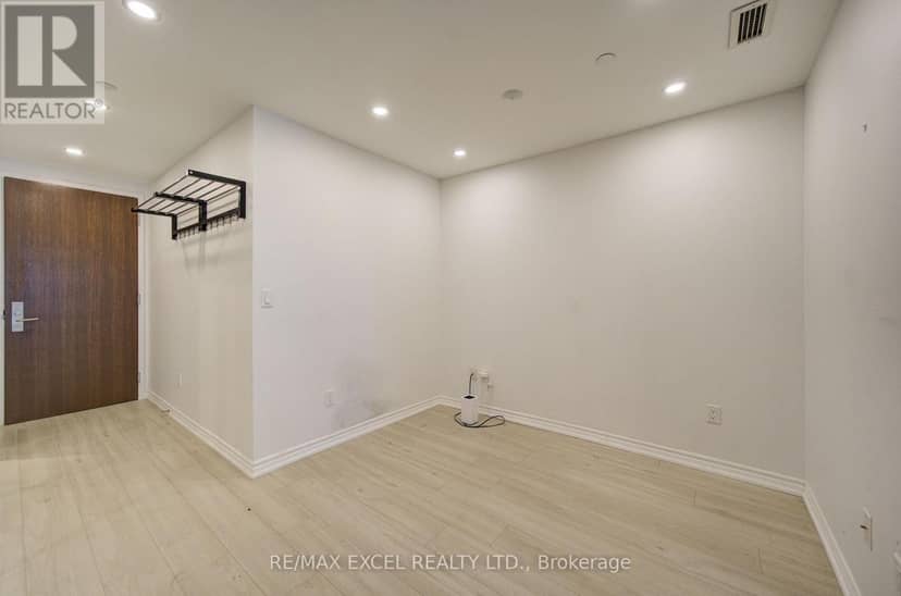 503 - 386 Yonge Street — photo 15 of 40