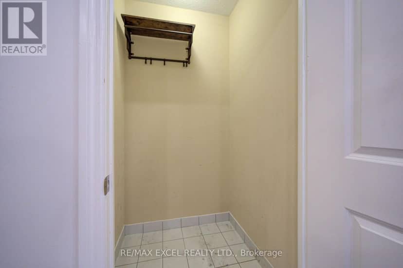 503 - 386 Yonge Street — photo 24 of 40