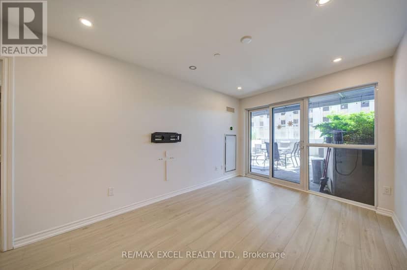 503 - 386 Yonge Street — photo 28 of 40