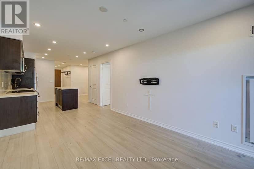 503 - 386 Yonge Street — photo 30 of 40