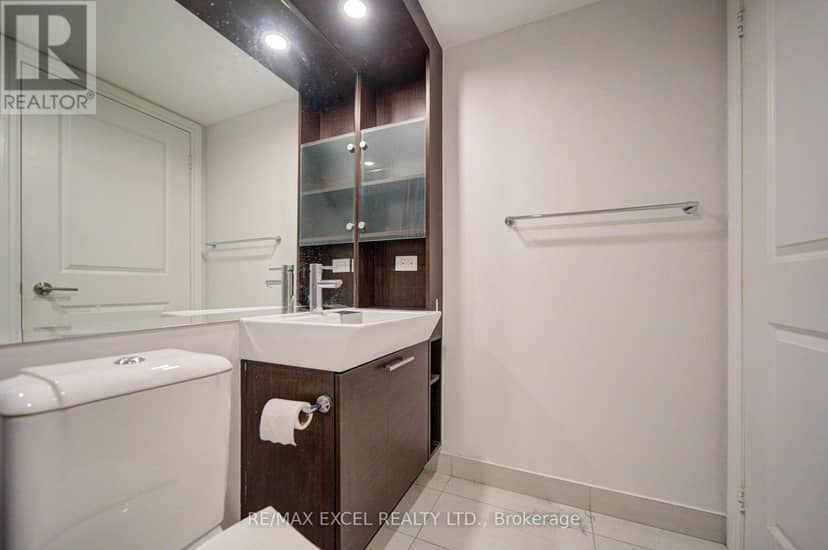 503 - 386 Yonge Street — photo 32 of 40