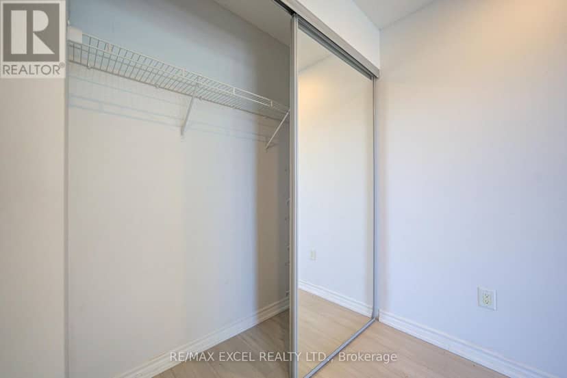 503 - 386 Yonge Street — photo 33 of 40