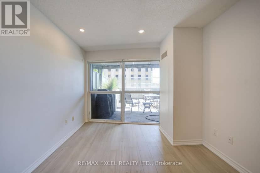 503 - 386 Yonge Street — photo 35 of 40