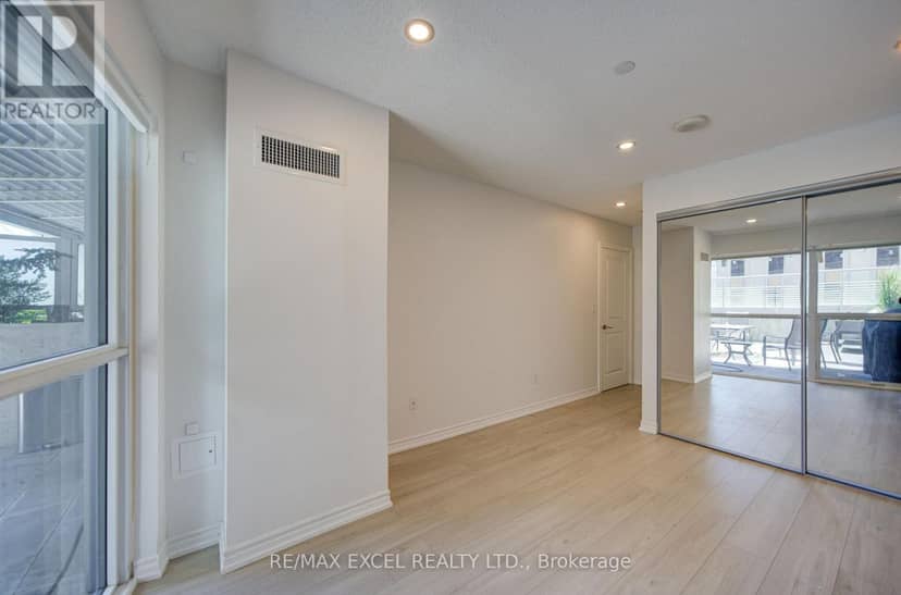 503 - 386 Yonge Street — photo 37 of 40