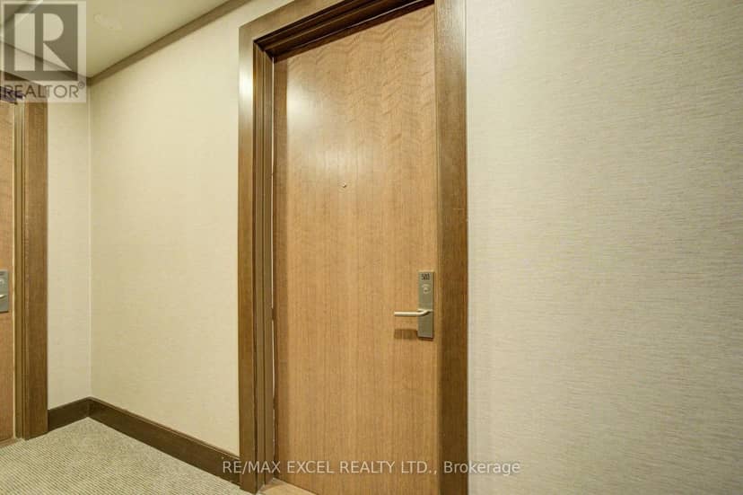 503 - 386 Yonge Street — photo 7 of 40
