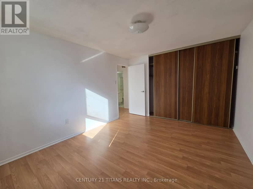 510 - 270 Palmdale Drive — photo 11 of 40