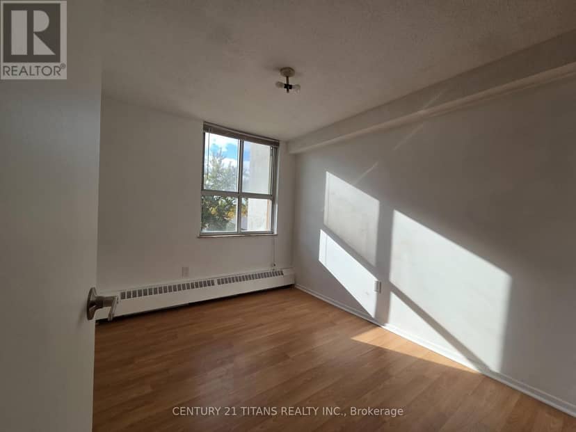 510 - 270 Palmdale Drive — photo 13 of 40