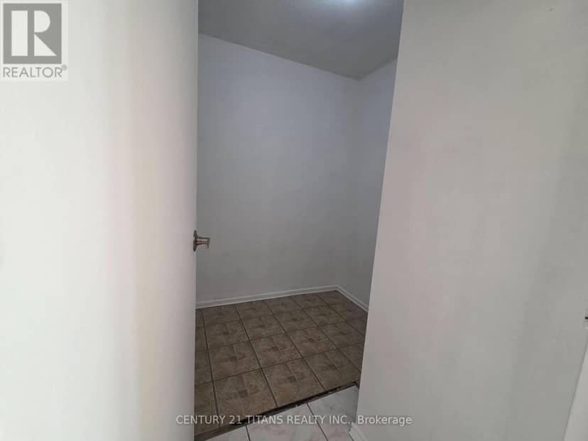 510 - 270 Palmdale Drive, Toronto, photo 3