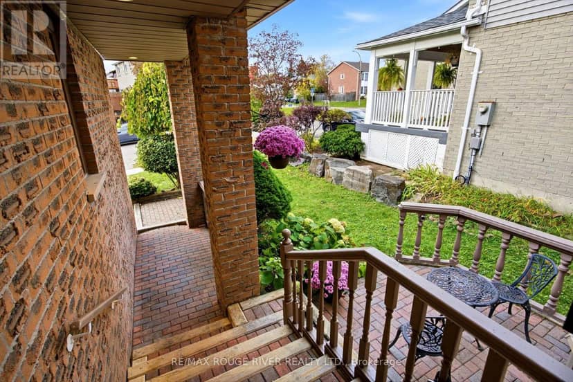 7 Greenview Court, Whitby, photo 4
