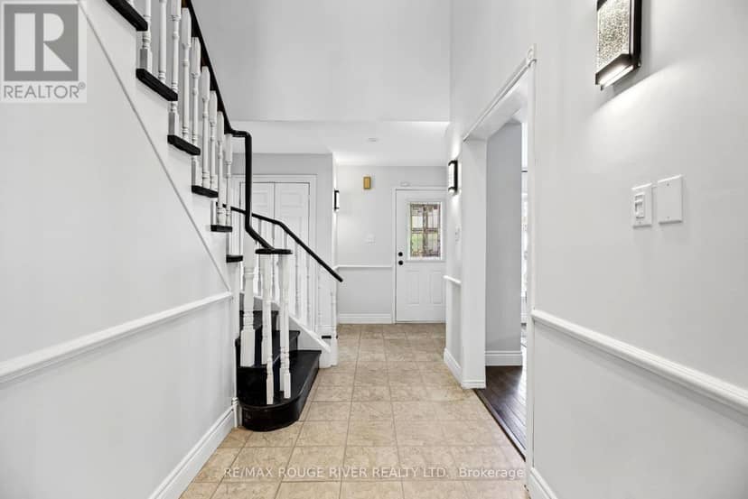 7 Greenview Court, Whitby, photo 6
