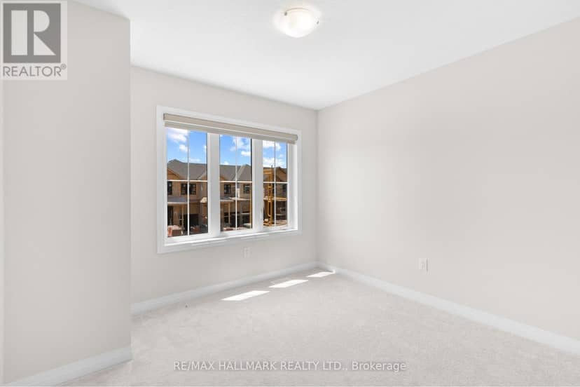 16 Crossmore Crescent — photo 23 of 30