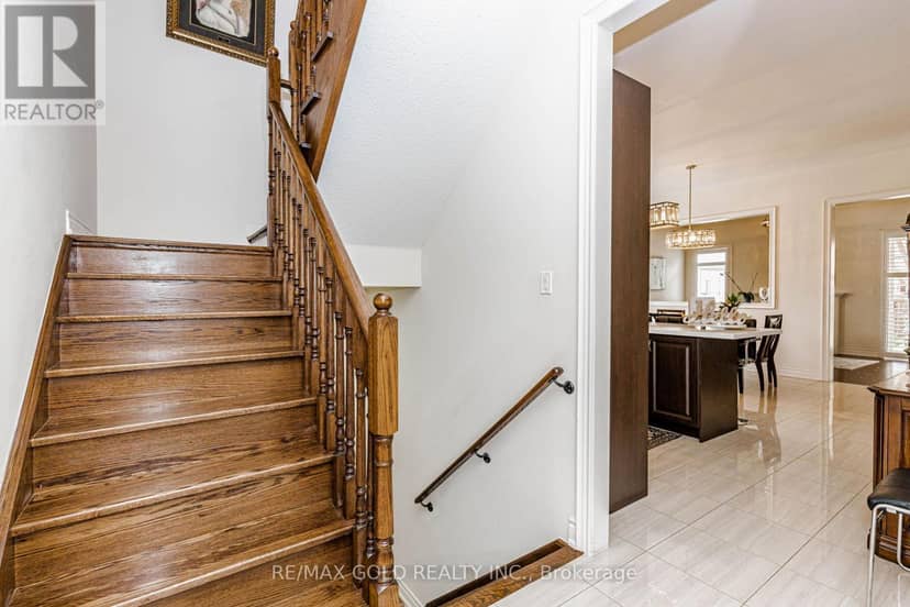 10 Falkland Road — photo 22 of 40