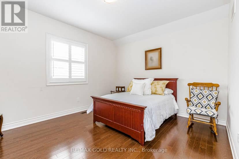 10 Falkland Road — photo 27 of 40