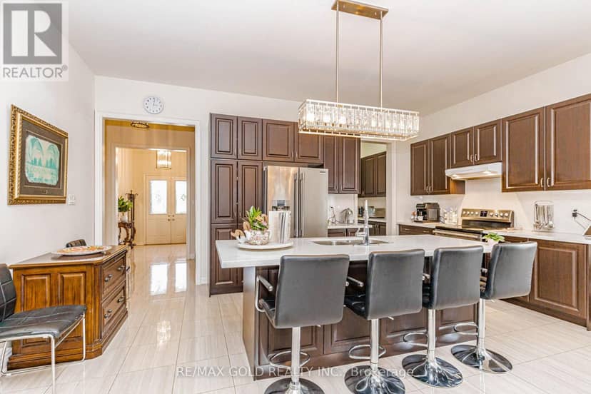 10 Falkland Road, Brampton, photo 4