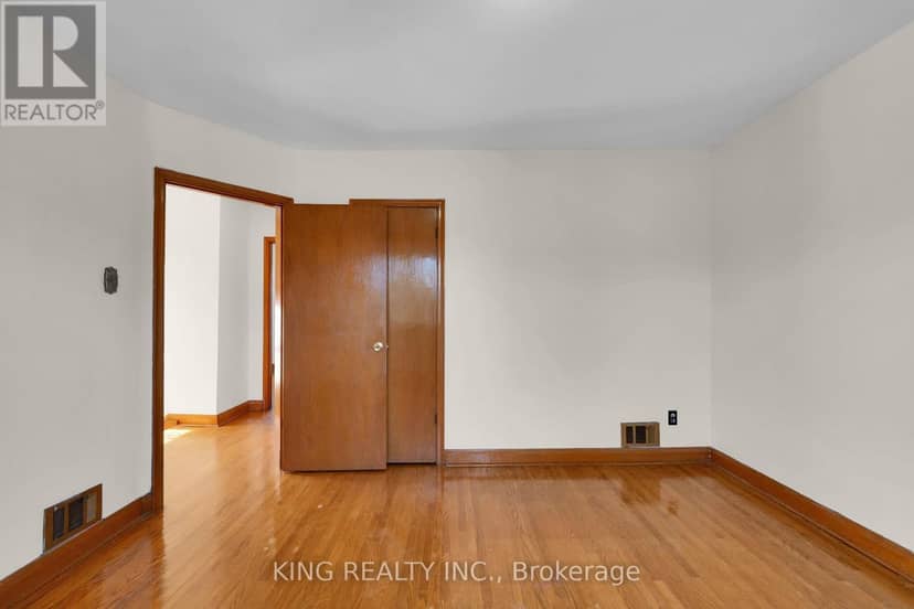 2604 Keele Street — photo 13 of 29