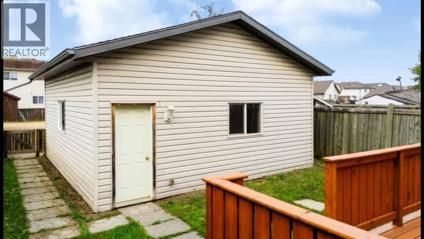 225 Campbell Crescent — photo 34 of 40