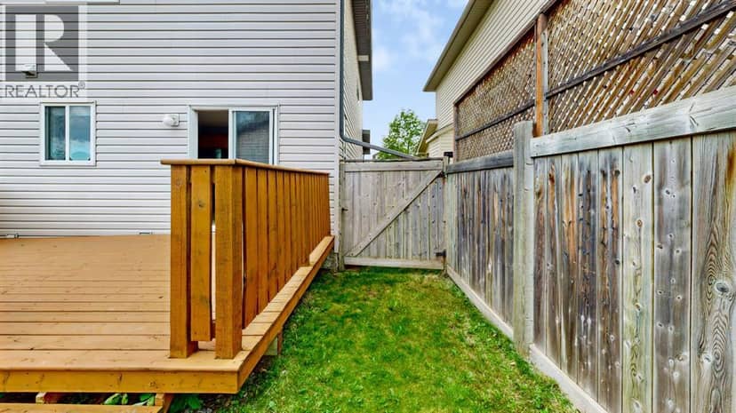 225 Campbell Crescent — photo 35 of 40