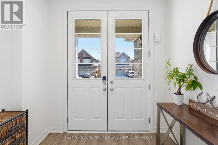 193 Whittington Drive, Hamilton, photo 3