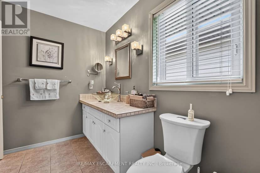 13 Barton Street — photo 20 of 40