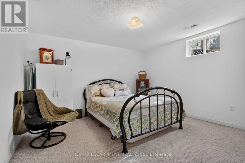 13 Barton Street — photo 35 of 40