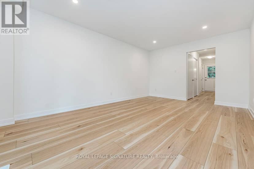 49 - 88 Tunbridge Crescent — photo 15 of 27