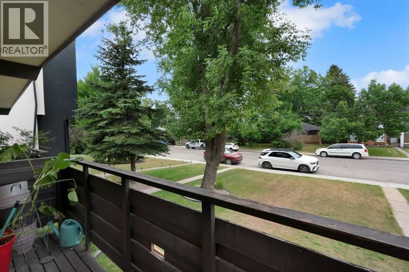 431 37 Street SW — photo 15 of 37