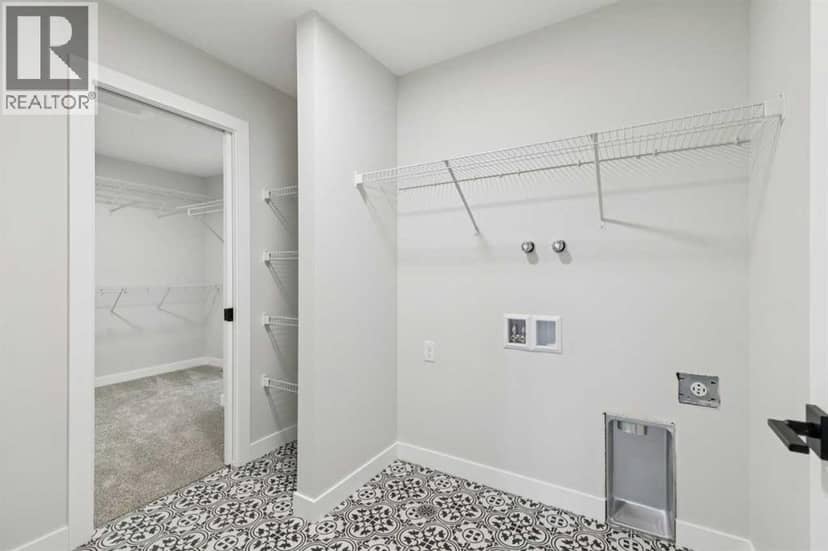 435 Bridgeport — photo 24 of 31