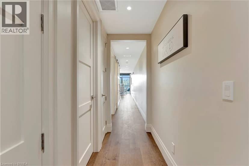 7 GRAND RIVER Street N Unit# 203, Paris, photo 2
