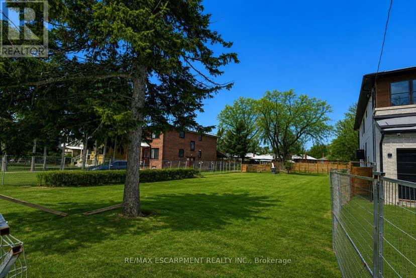 19A Broadview Avenue, Mississauga