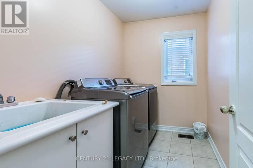 11 Drummondville Drive — photo 30 of 34