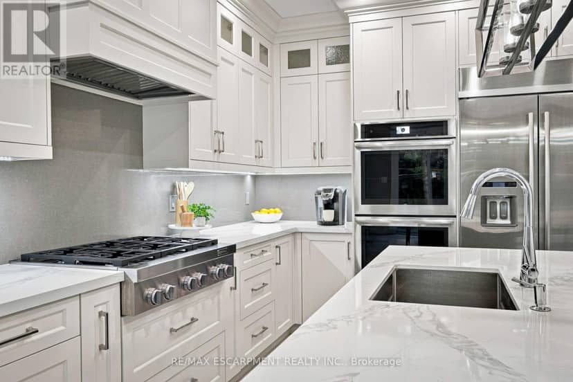 2026 Mississauga Road — photo 9 of 40